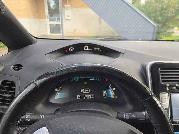 Nissan Leaf 2012 photo 5