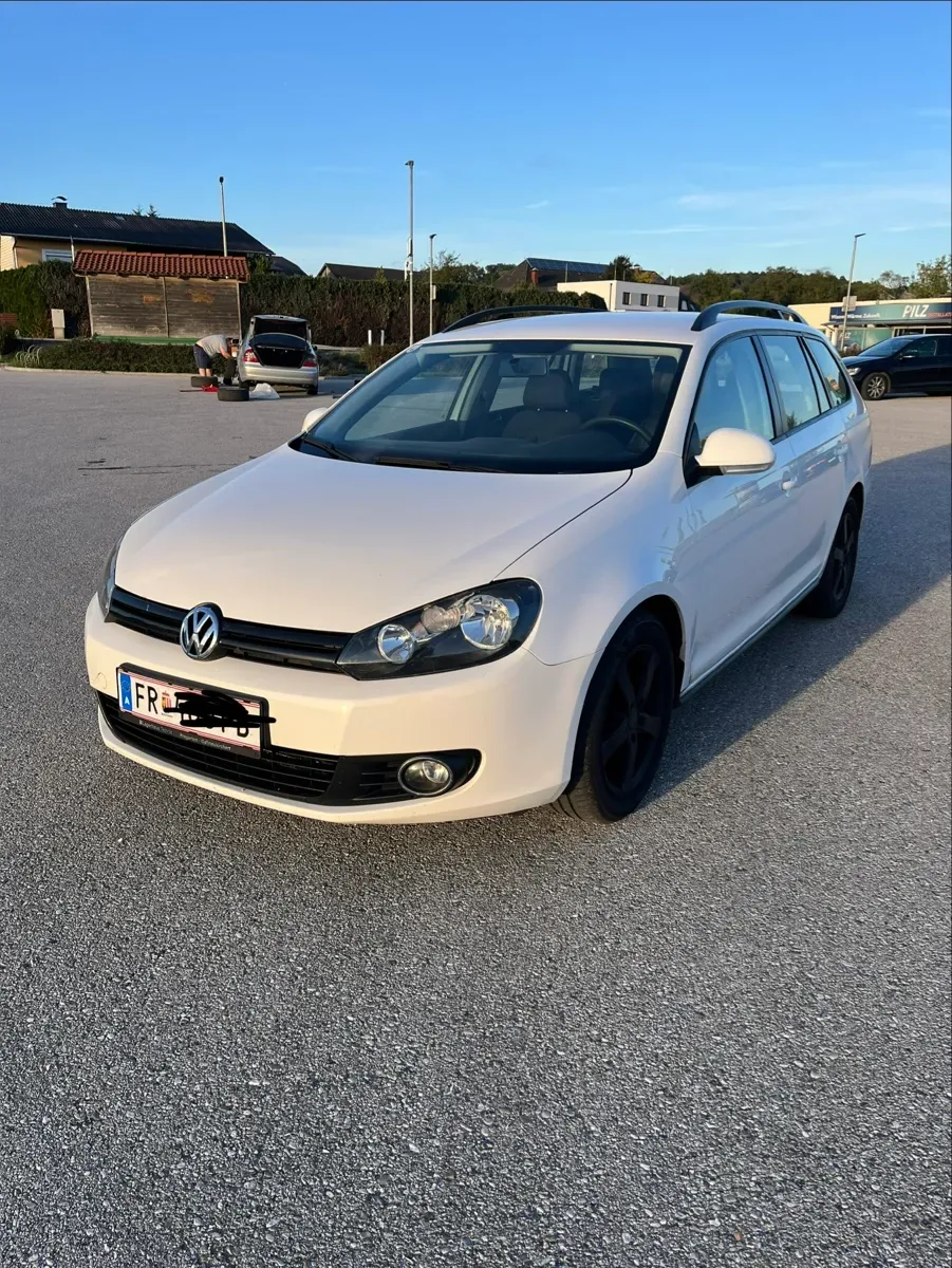 Volkswagen Golf 2010 photo 2