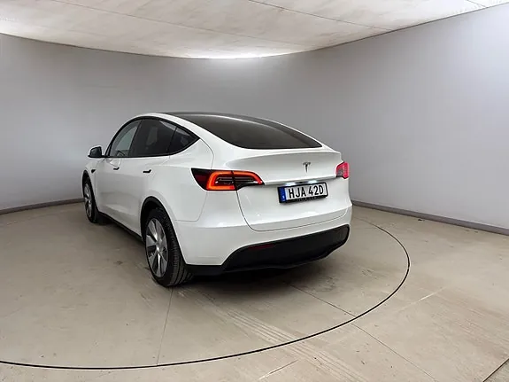 Tesla Model Y 2023 photo 5