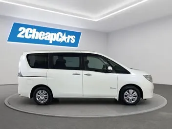 Nissan Serena 2016 photo 5