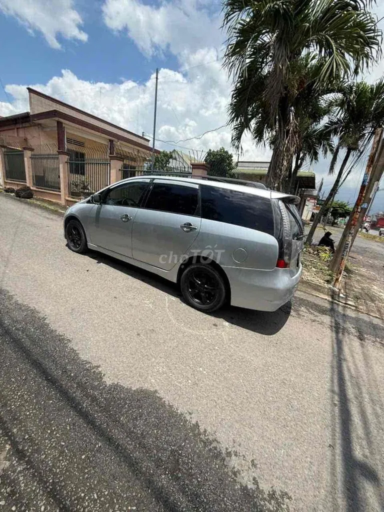 Mitsubishi Grandis 2005 photo 4