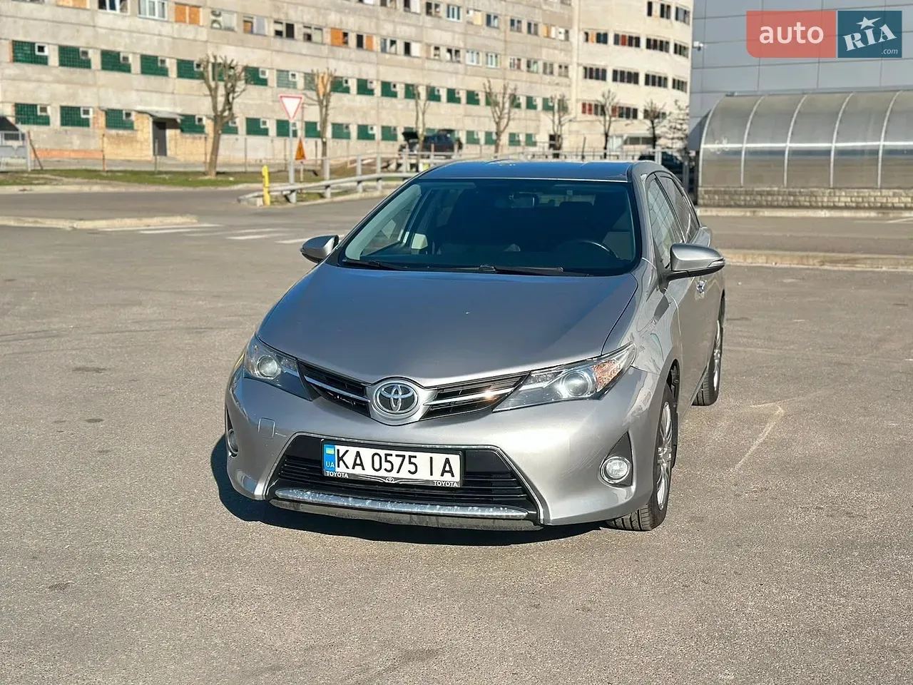 Toyota Auris 2012 photo 3