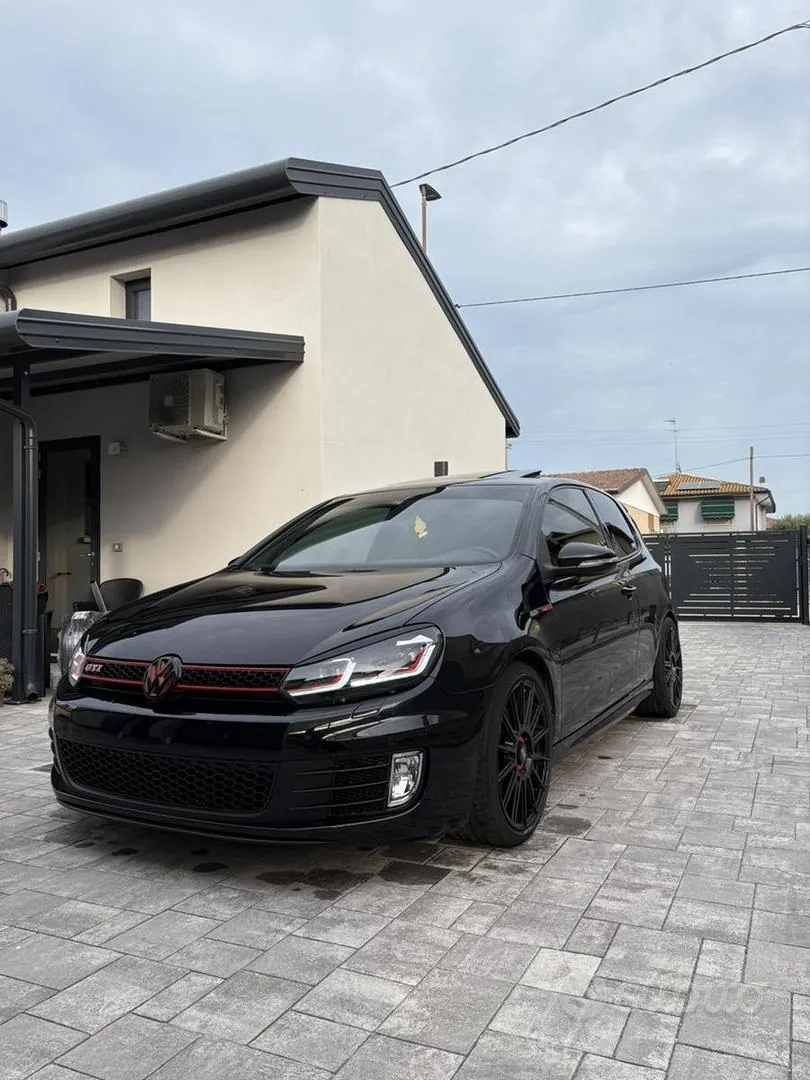 Volkswagen Golf 2011 photo 2