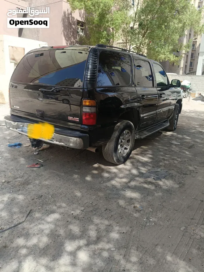 GMC Yukon 2003 photo 2