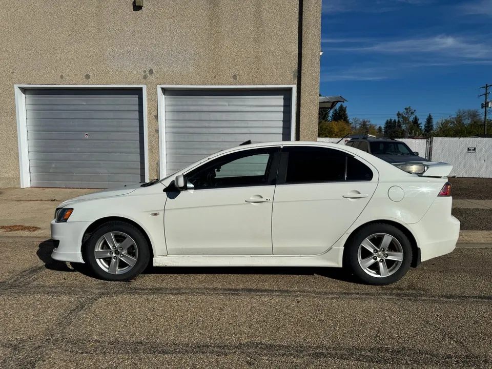 Mitsubishi Lancer 2013 photo 2