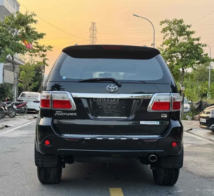 Toyota Fortuner 2011 photo 5