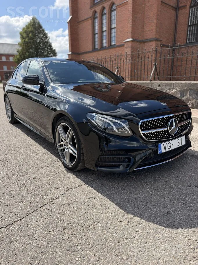 Mercedes-Benz E 220 2017 photo 2