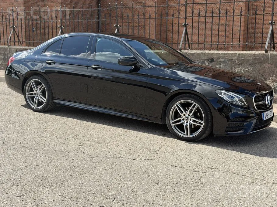 Mercedes-Benz E 220 2017 photo 5