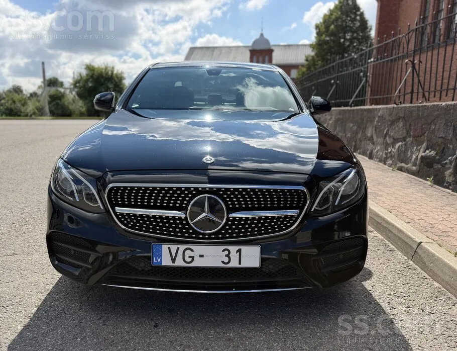 Mercedes-Benz E 220 2017 photo 3