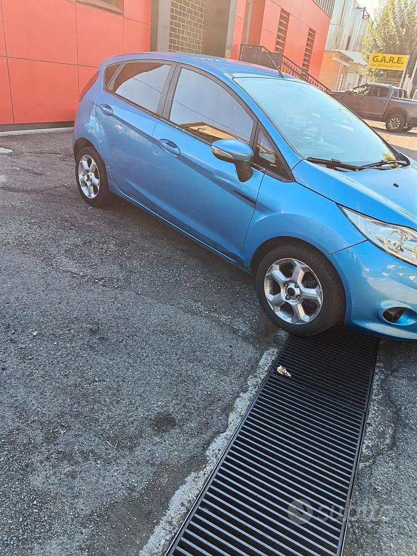 Ford Fiesta 2010 photo 3