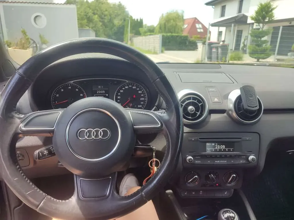 Audi A1 2012 photo 3