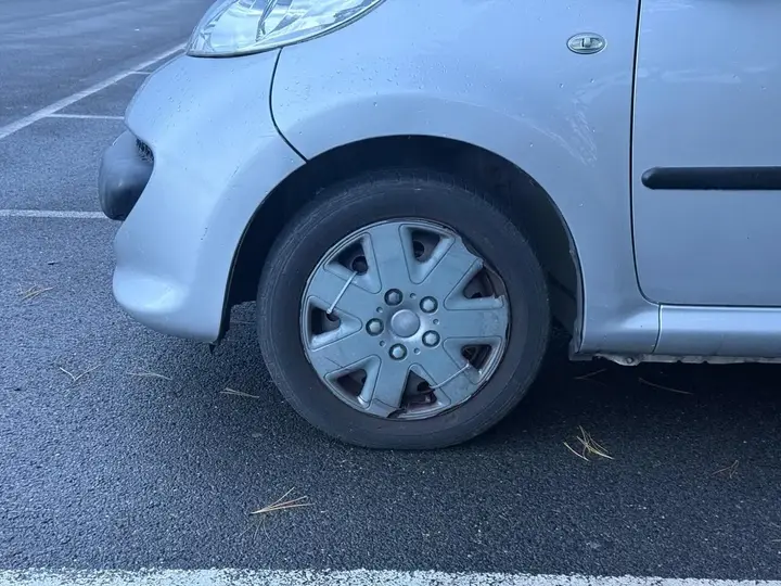 Peugeot 107 2006 photo 4