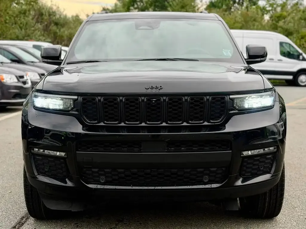 Jeep Grand Cherokee 2024 photo 2
