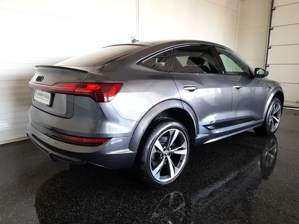 Audi E-Tron 2022 photo 2
