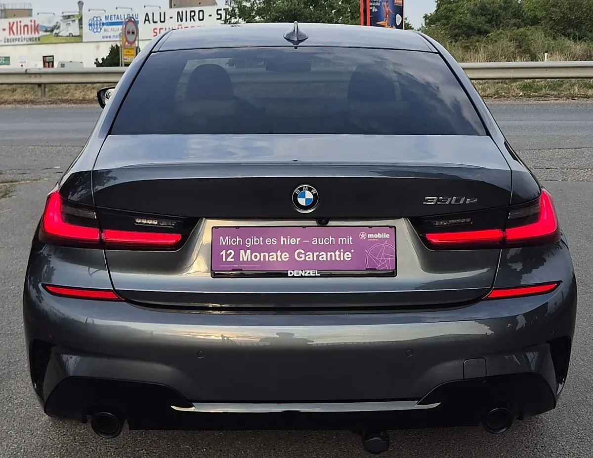 BMW 3 Series 2021 photo 3
