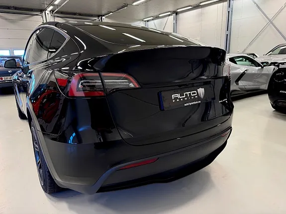 Tesla Model Y 2024 photo 4