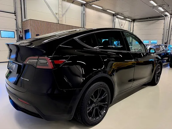 Tesla Model Y 2024 photo 5