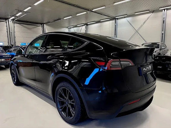 Tesla Model Y 2024 photo 3