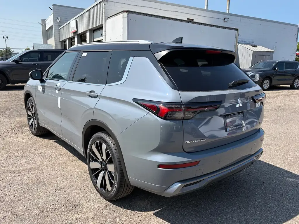 Mitsubishi Outlander 2026 photo 3