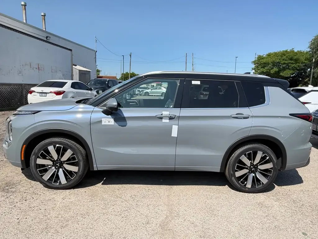 Mitsubishi Outlander 2026 photo 2