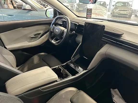 Ford Explorer 2025 photo 5