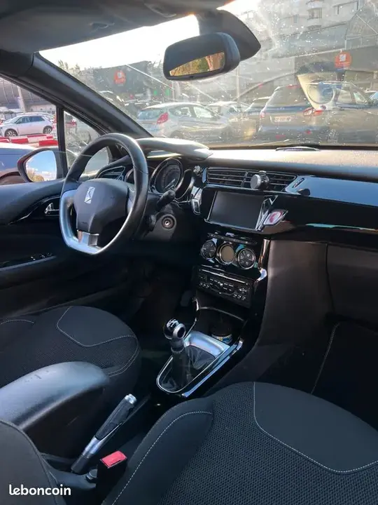 Citroen Ds3 2011 photo 2