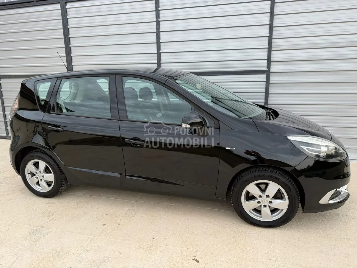 Renault Scenic 2012 photo 4