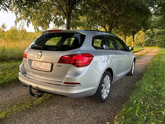 Opel Astra 2014 photo 4