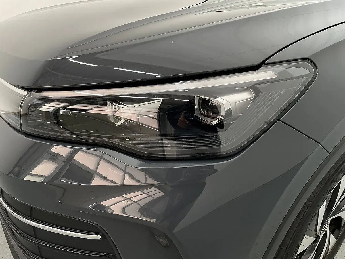 Volkswagen Tiguan 2025 photo 3