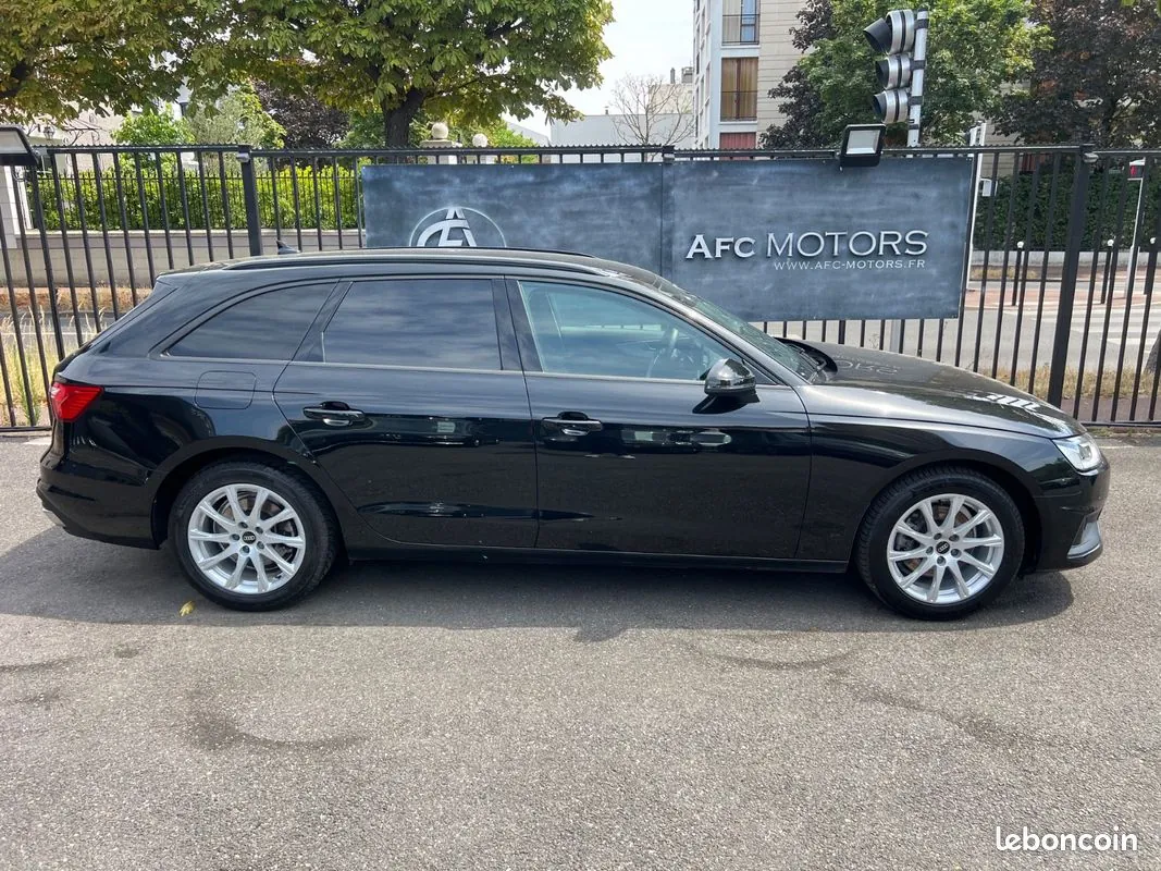 Audi A4 2023 photo 4