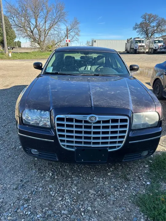 Chrysler 300 2005 photo 2