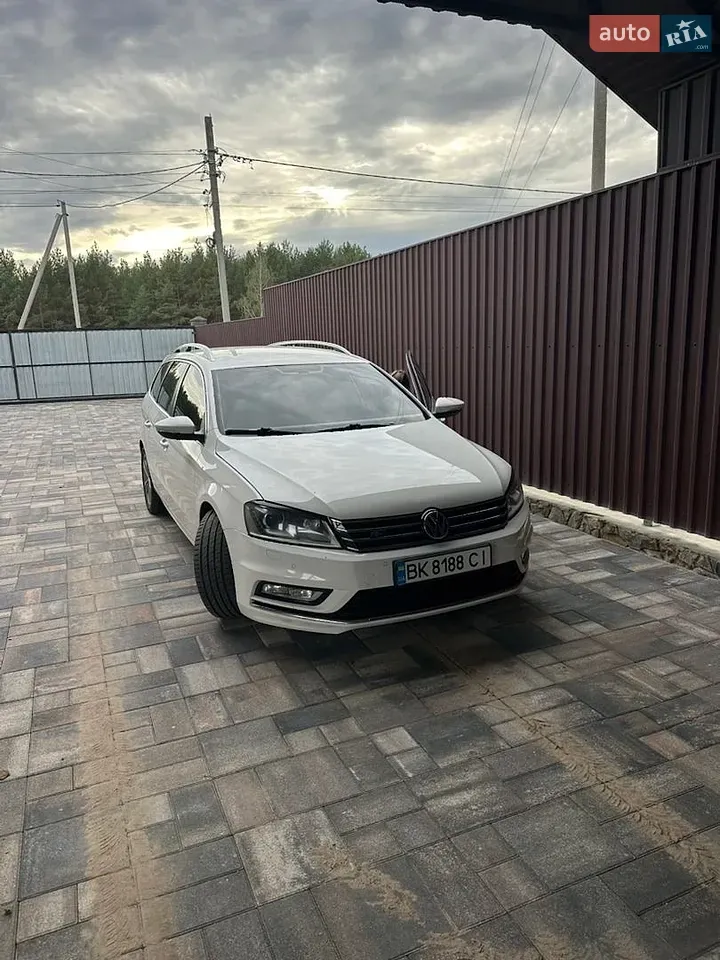 Volkswagen Passat 2012 photo 2