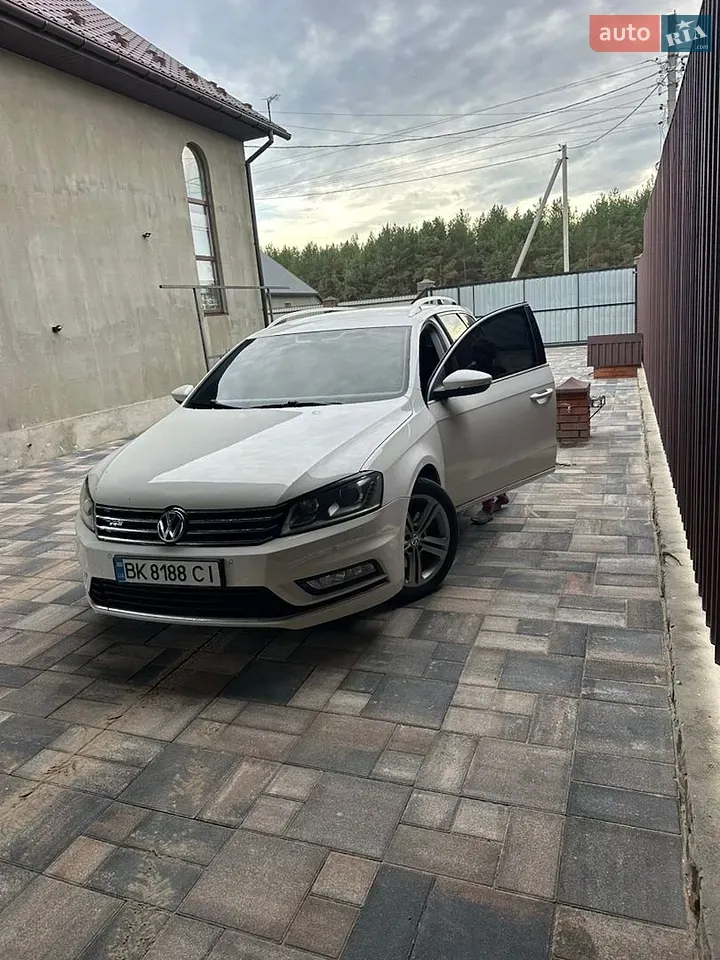 Volkswagen Passat 2012 photo 4