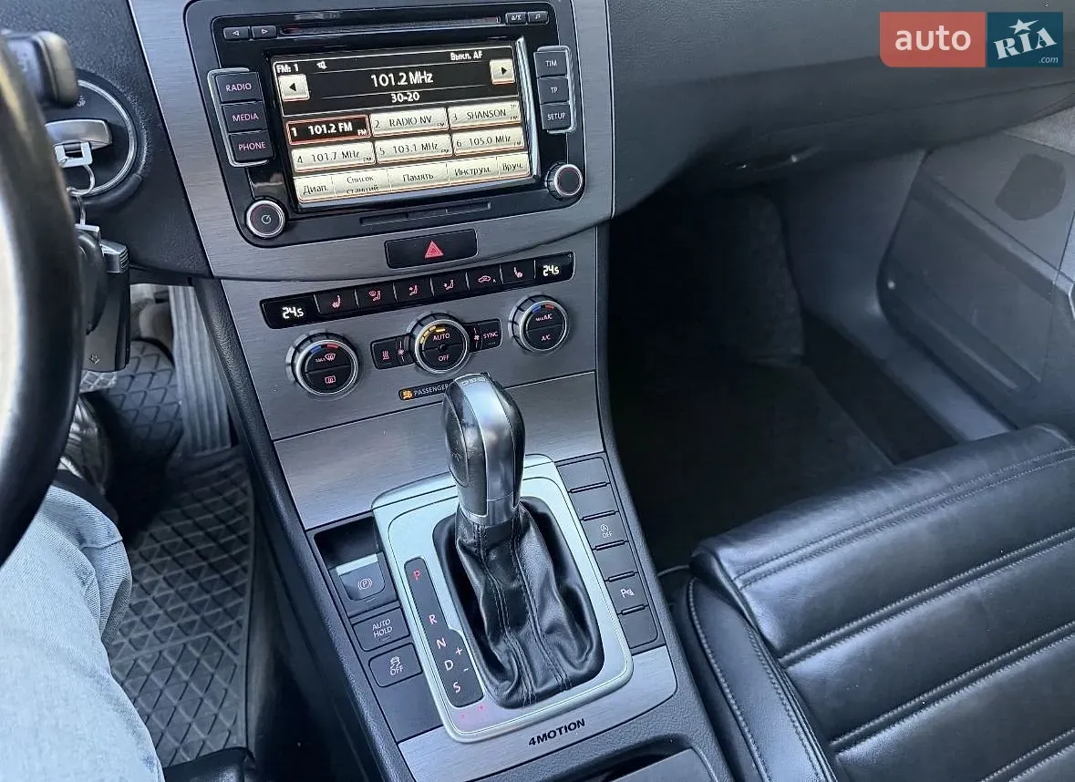 Volkswagen Passat 2012 photo 5