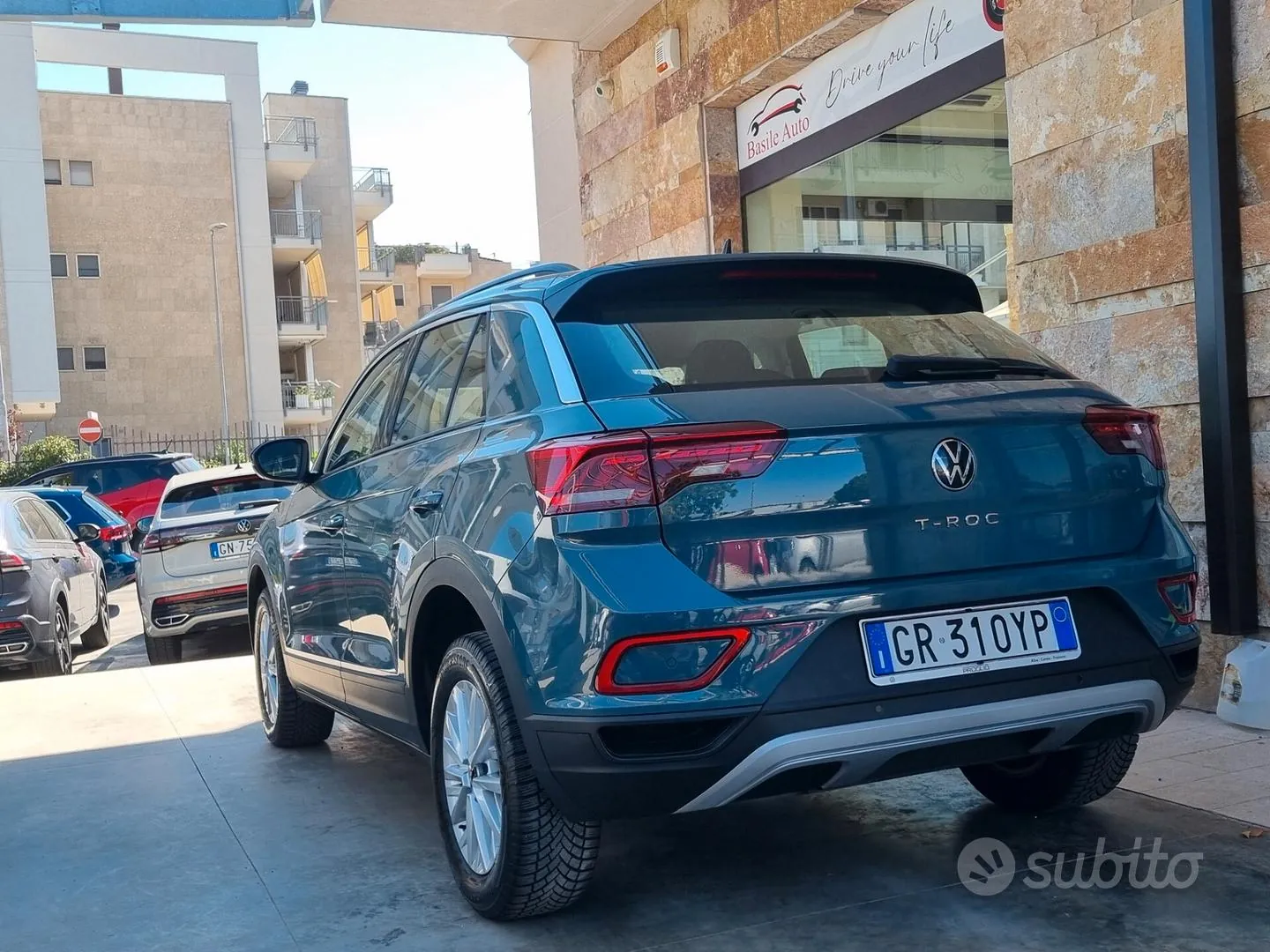 Volkswagen T-Roc 2023 photo 3