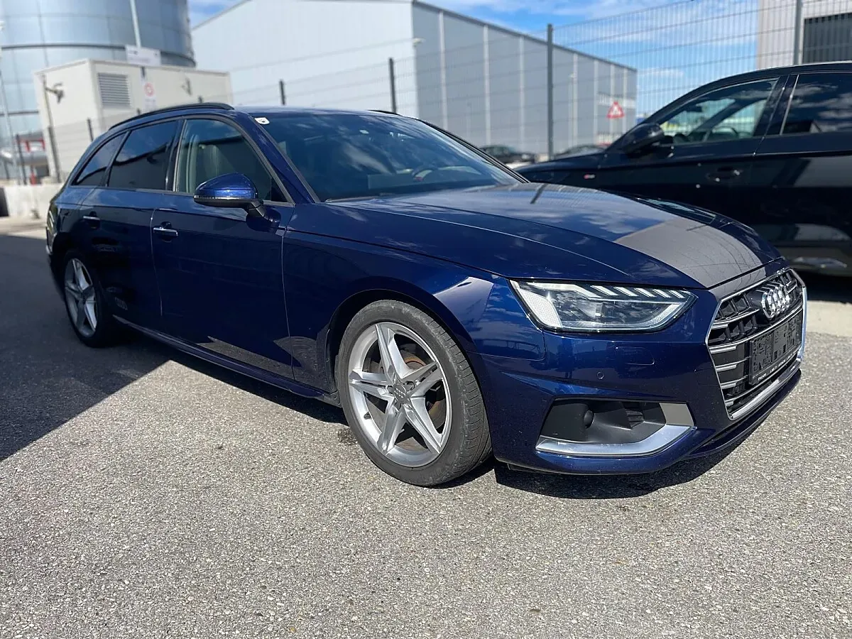 Audi A4 2023 photo 3