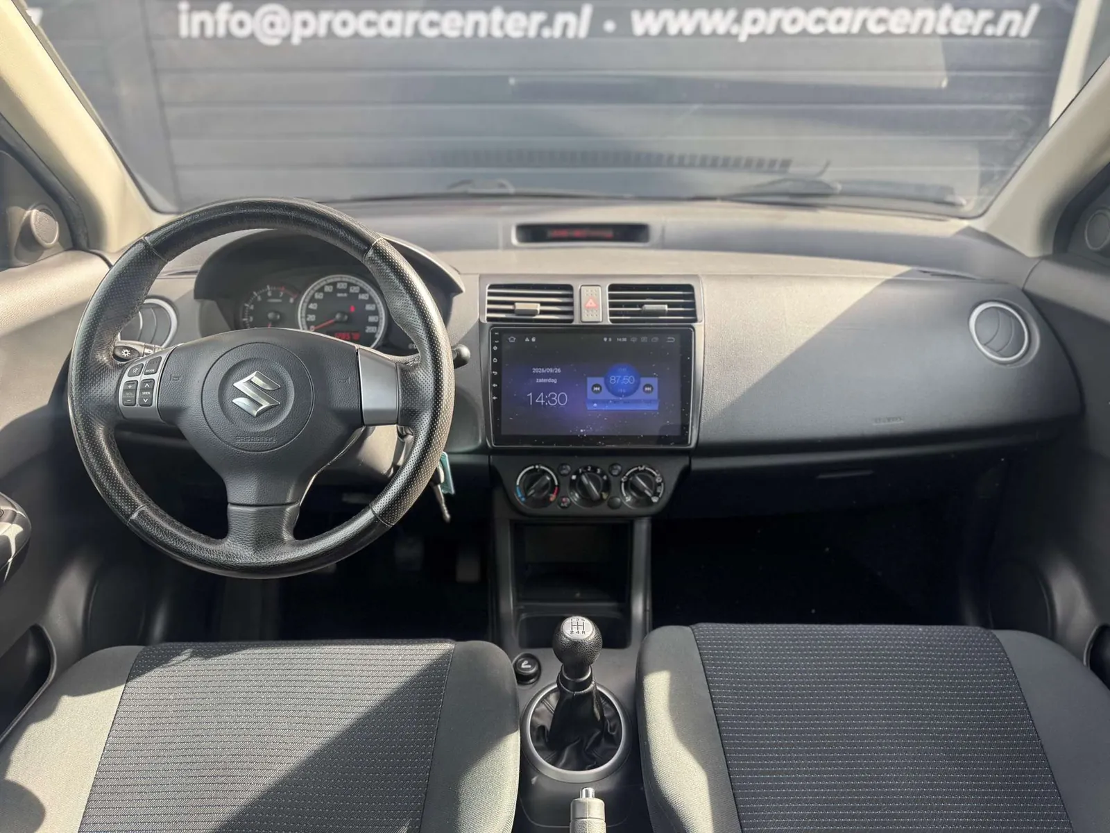 Suzuki Swift 2010 photo 3