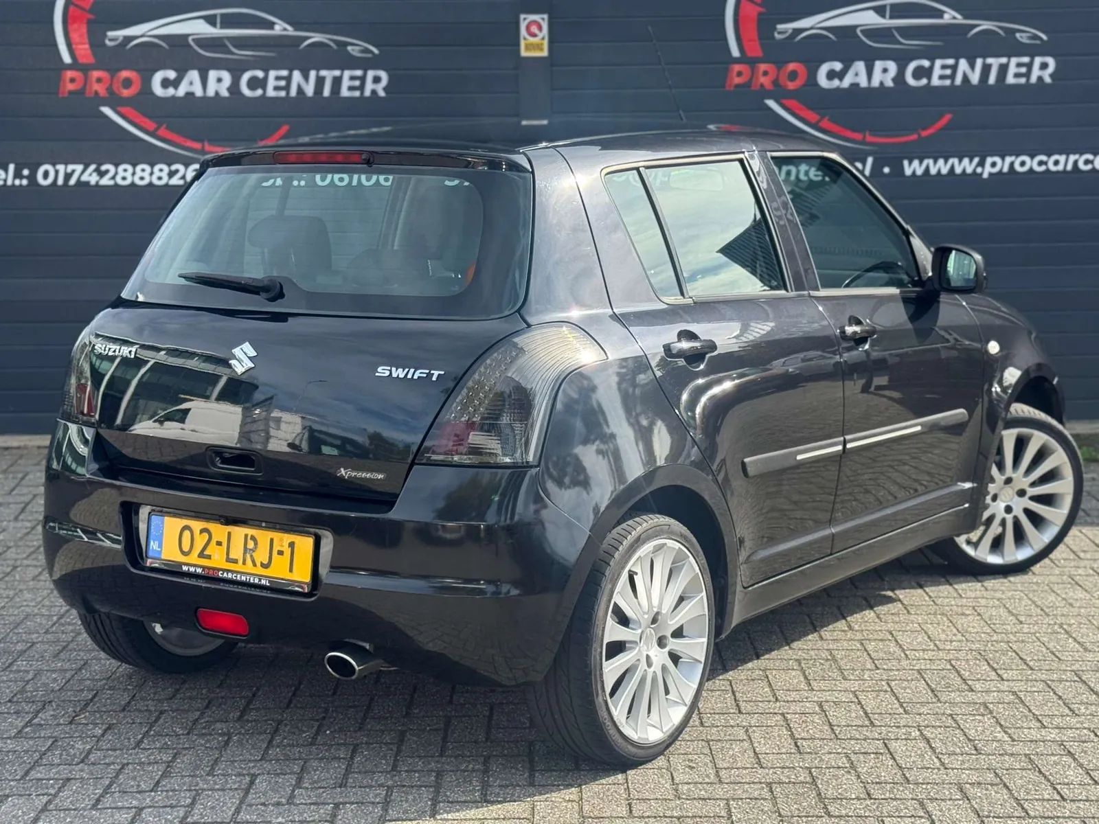 Suzuki Swift 2010 photo 2