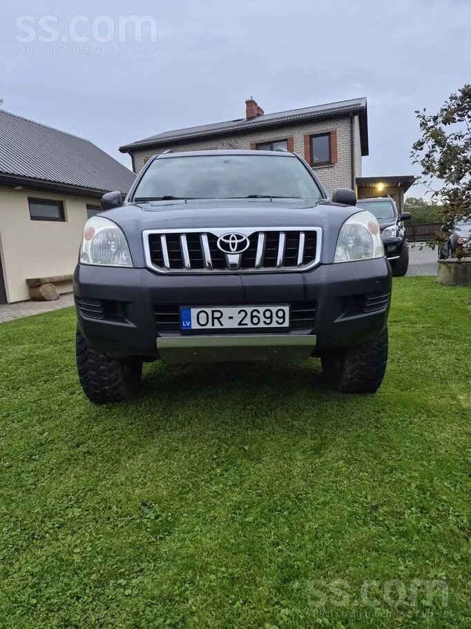 Toyota Land Cruiser 2003 photo 2
