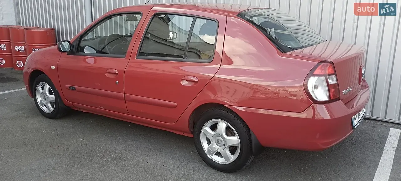 Renault Clio 2008 photo 2