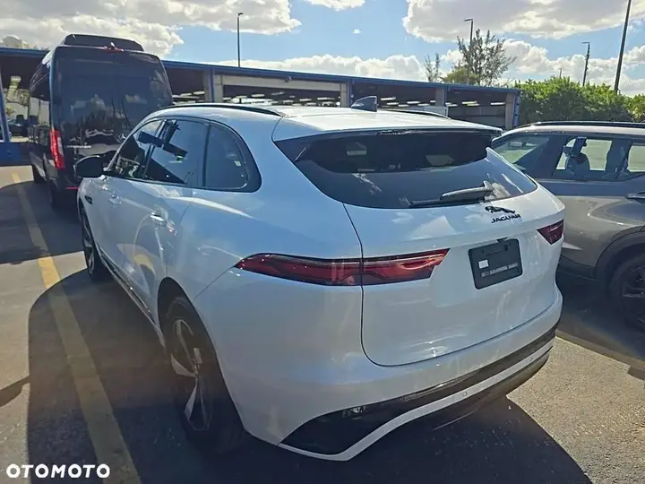 Jaguar F-Pace 2024 photo 4