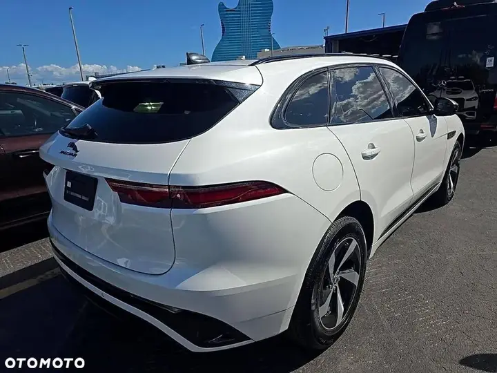 Jaguar F-Pace 2024 photo 2