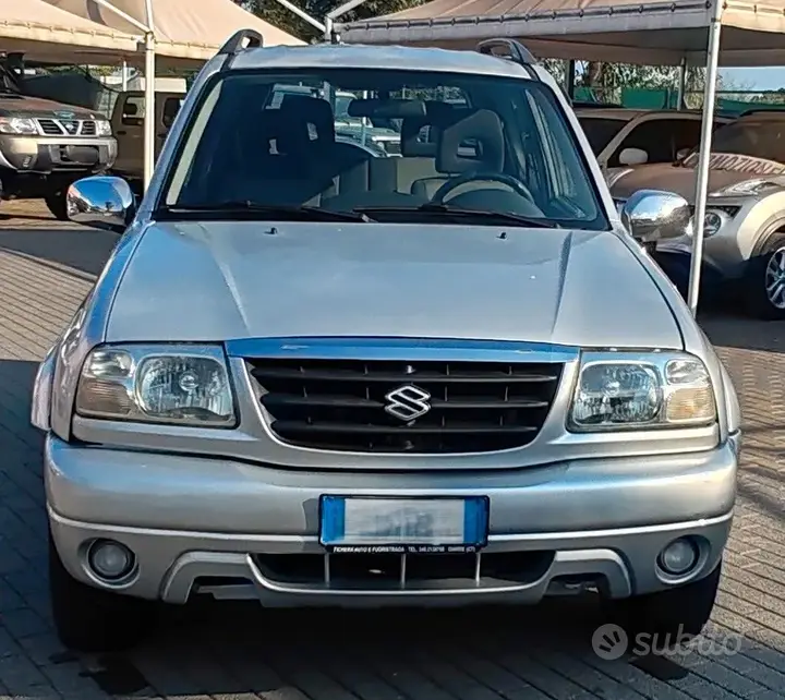 Suzuki Grand Vitara 2004 photo 2