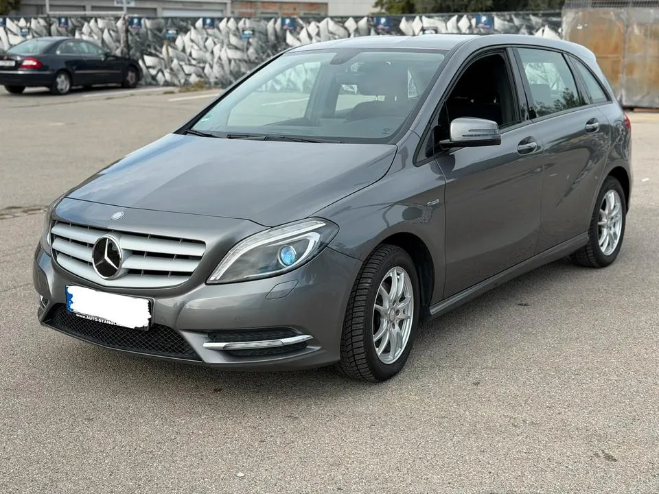 Mercedes-Benz B 200