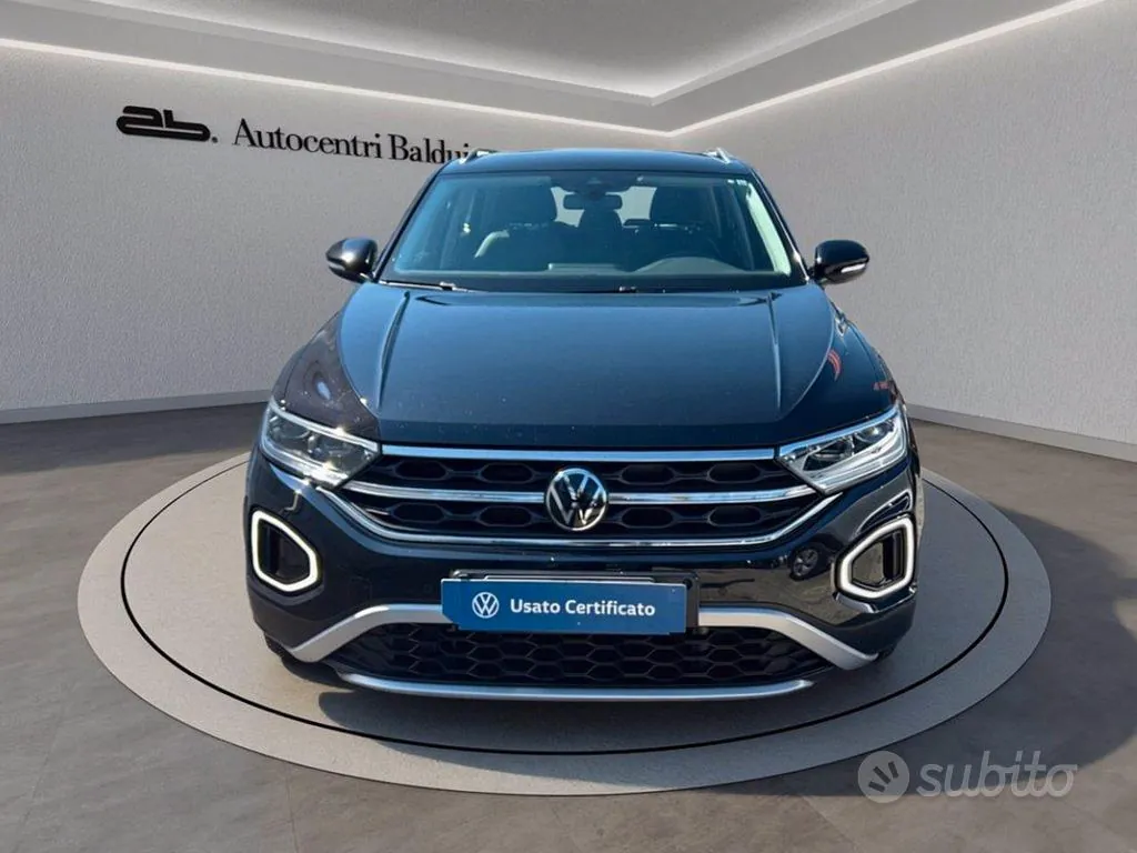 Volkswagen T-Roc 2023 photo 2