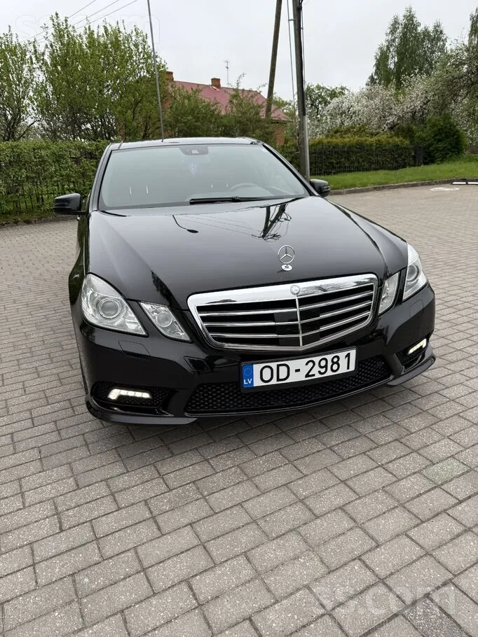 Mercedes-Benz E350 2010 photo 2