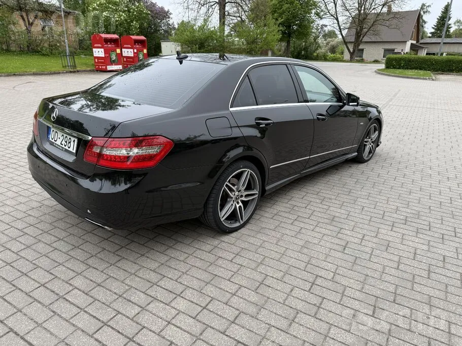 Mercedes-Benz E350 2010 photo 4