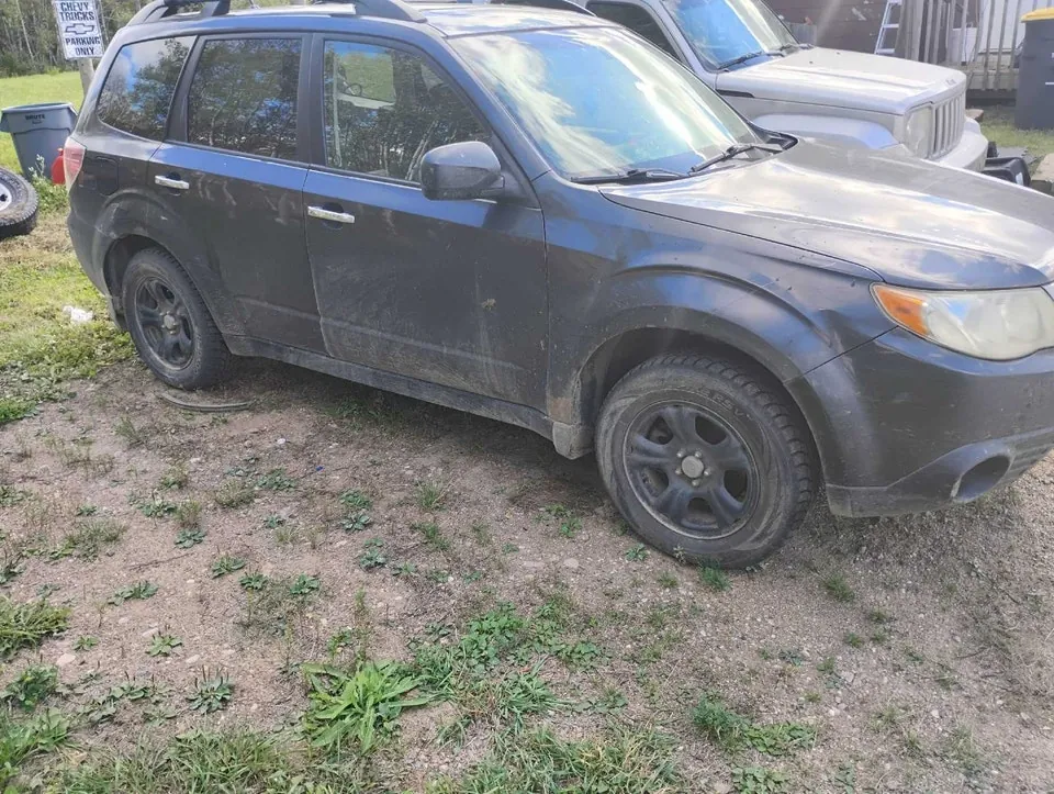 Subaru Forester 2010 photo 3