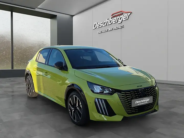 Peugeot 208 photo 2
