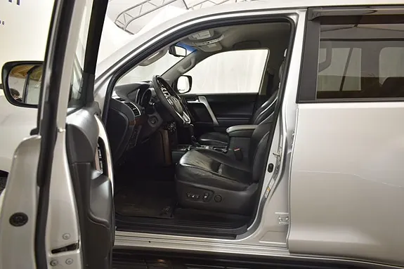 Toyota Land Cruiser 2015 photo 4